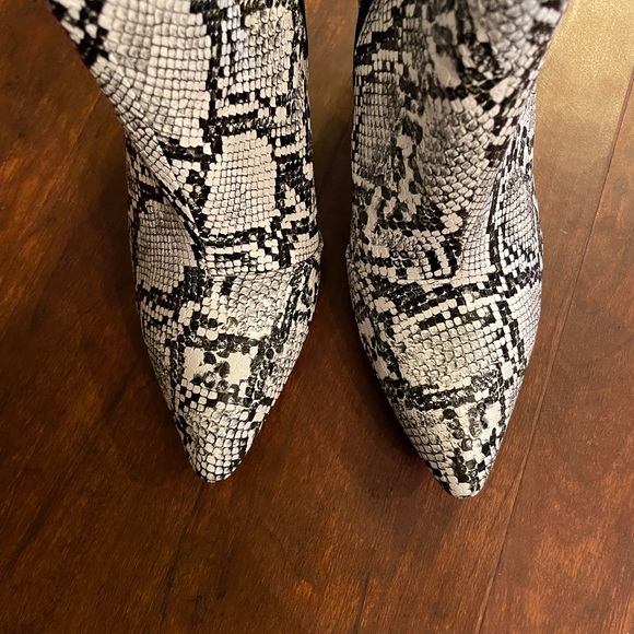 Faux Snake Skin Booties - Picture 2 of 4